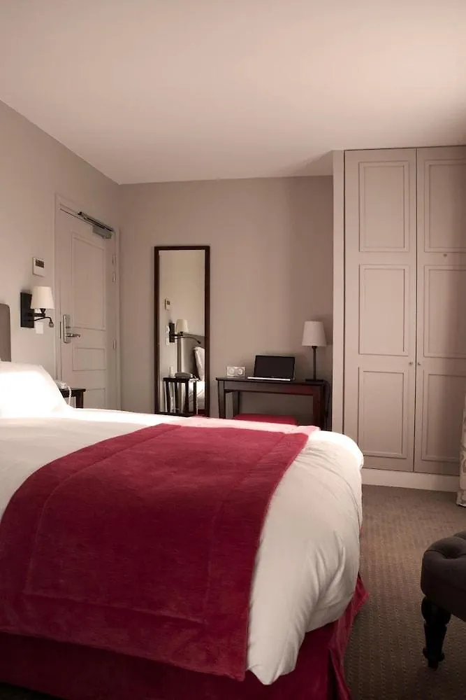 Le Relais Saint Charles 3*